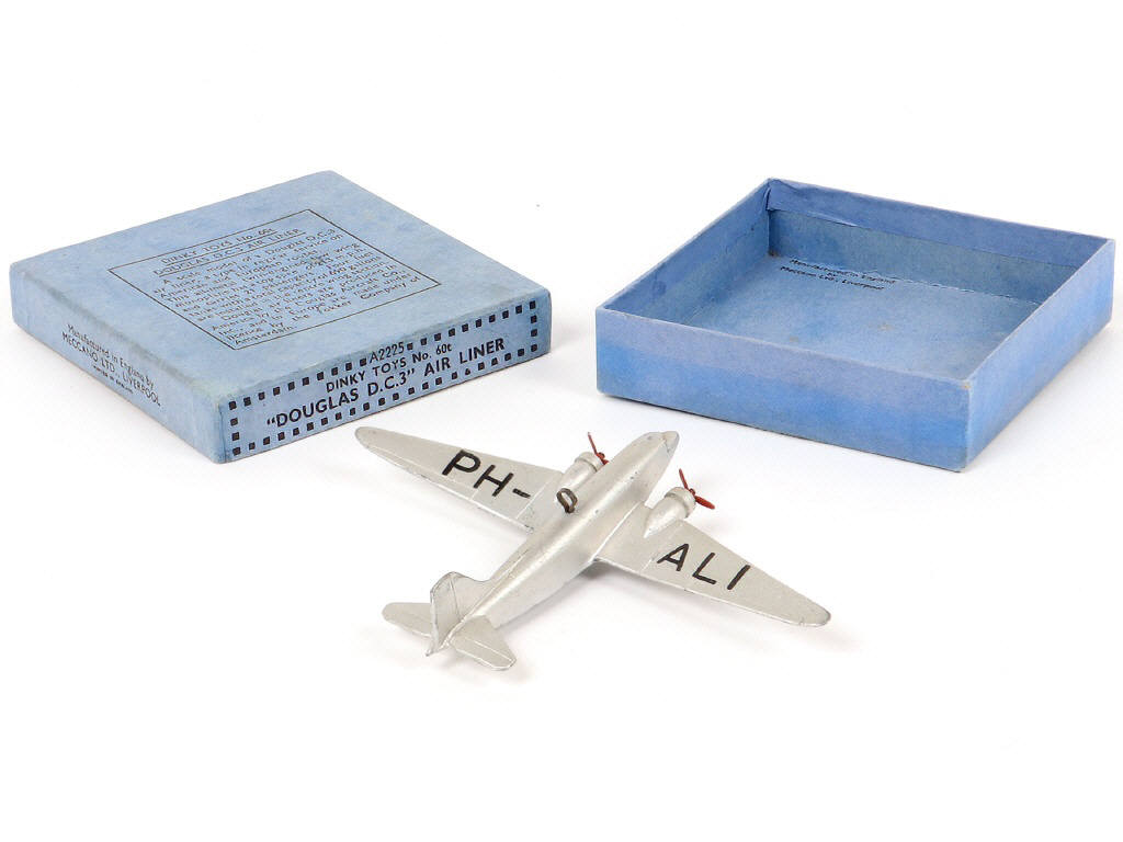 Lot 303 - DINKY TOYS (GB) (1)