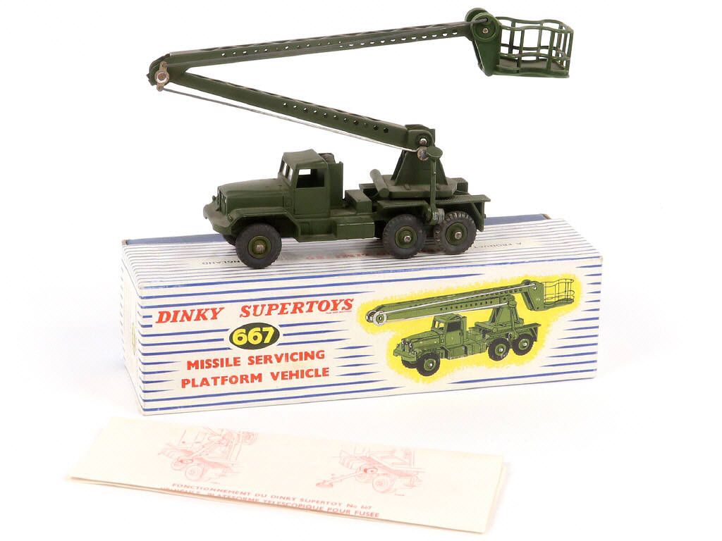 Lot 308 - DINKY TOYS (GB) (1)