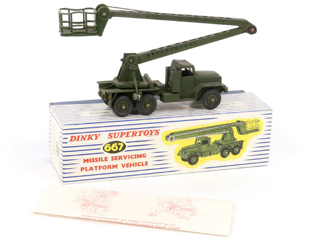 Lot 308 - DINKY TOYS (GB) (1)