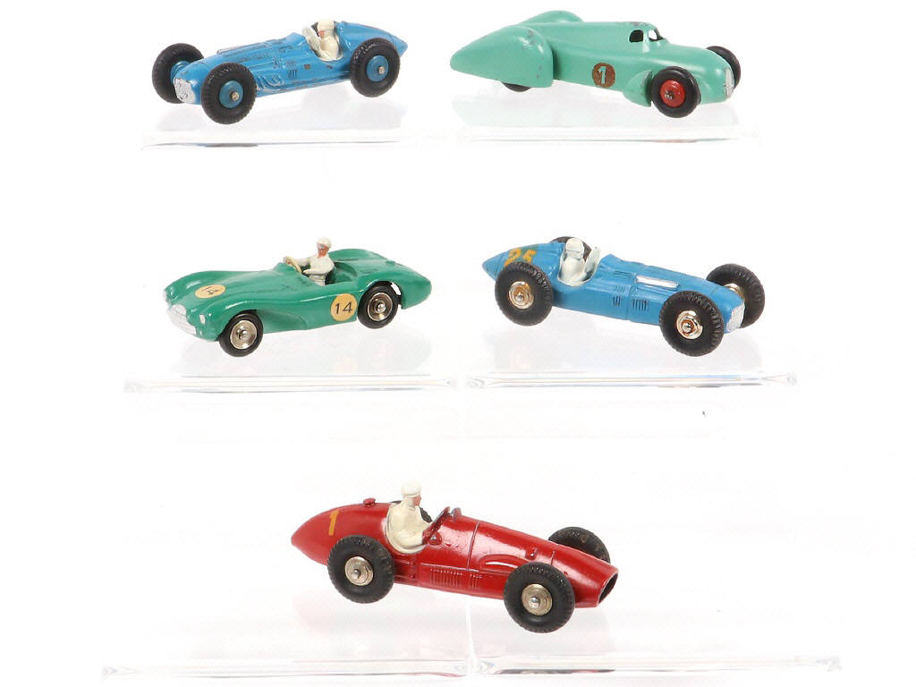 Lot 290 - DINKY TOYS (FRANCE) (5)