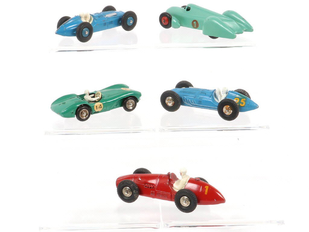 Lot 290 - DINKY TOYS (FRANCE) (5)