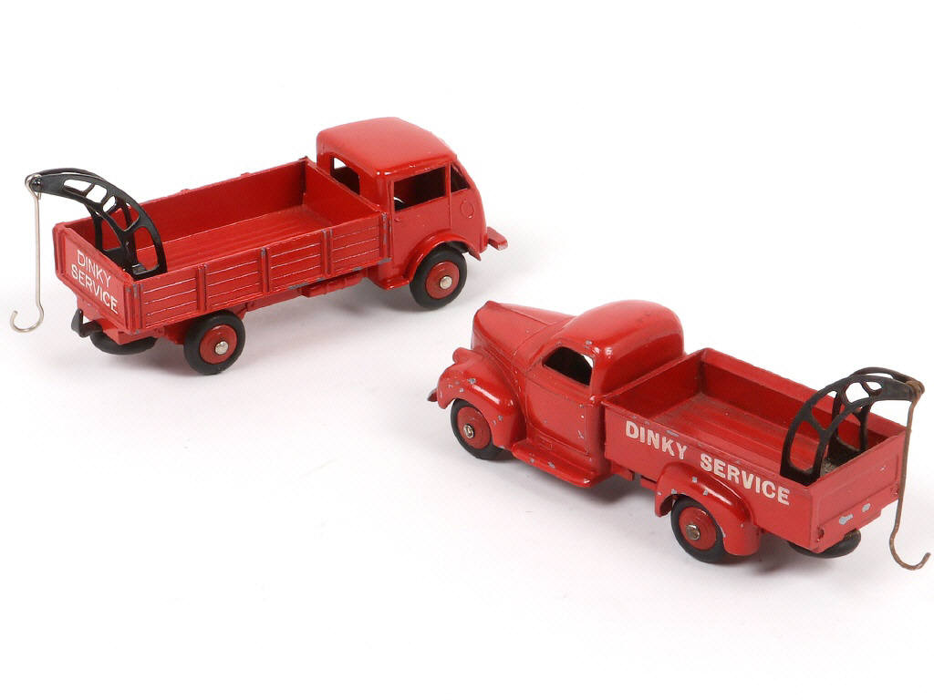 Lot 284 - DINKY TOYS (FRANCE) (2)