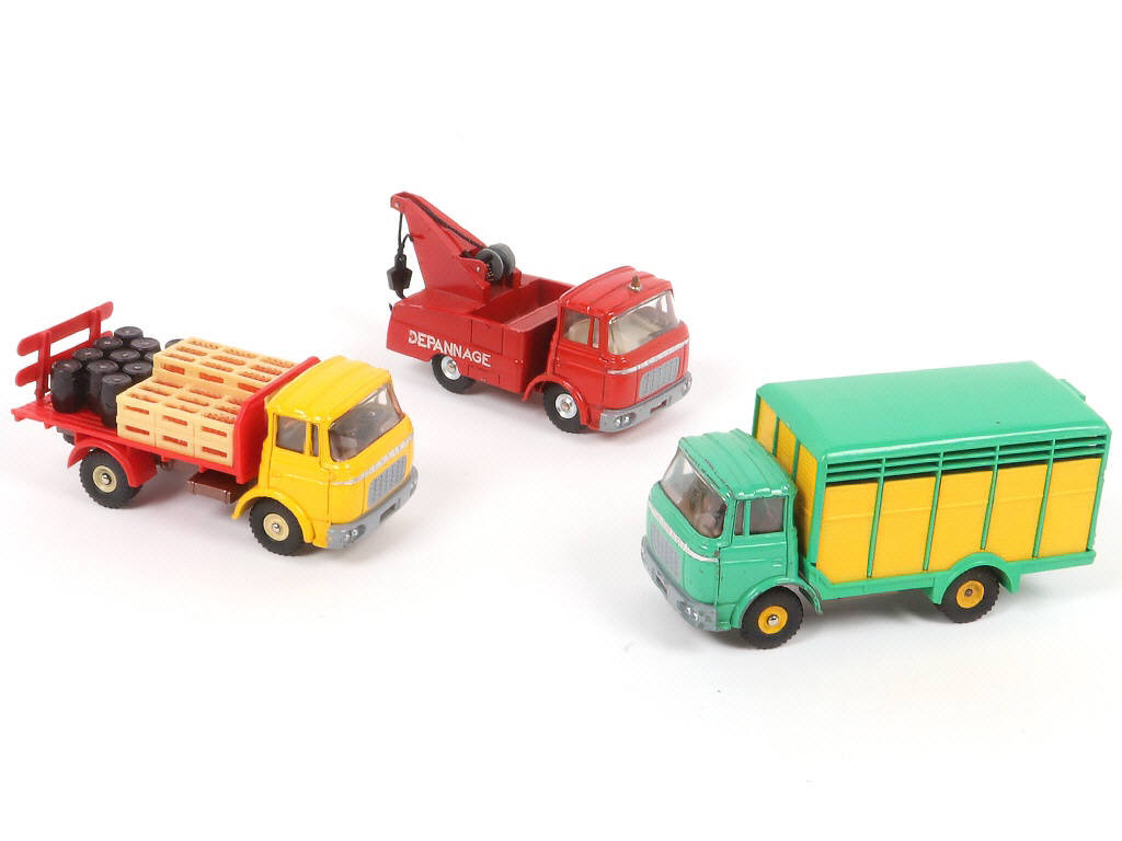 Lot 288 - DINKY TOYS (FRANCE) (3)