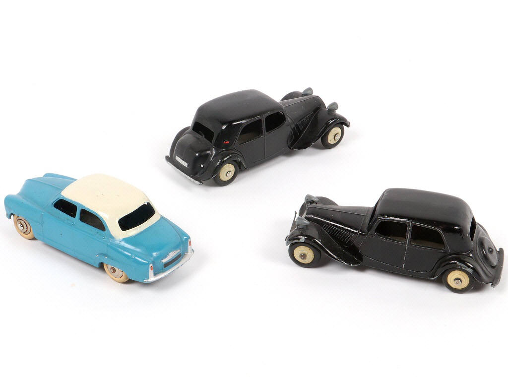 Lot 287 - DINKY TOYS (FRANCE) (3)