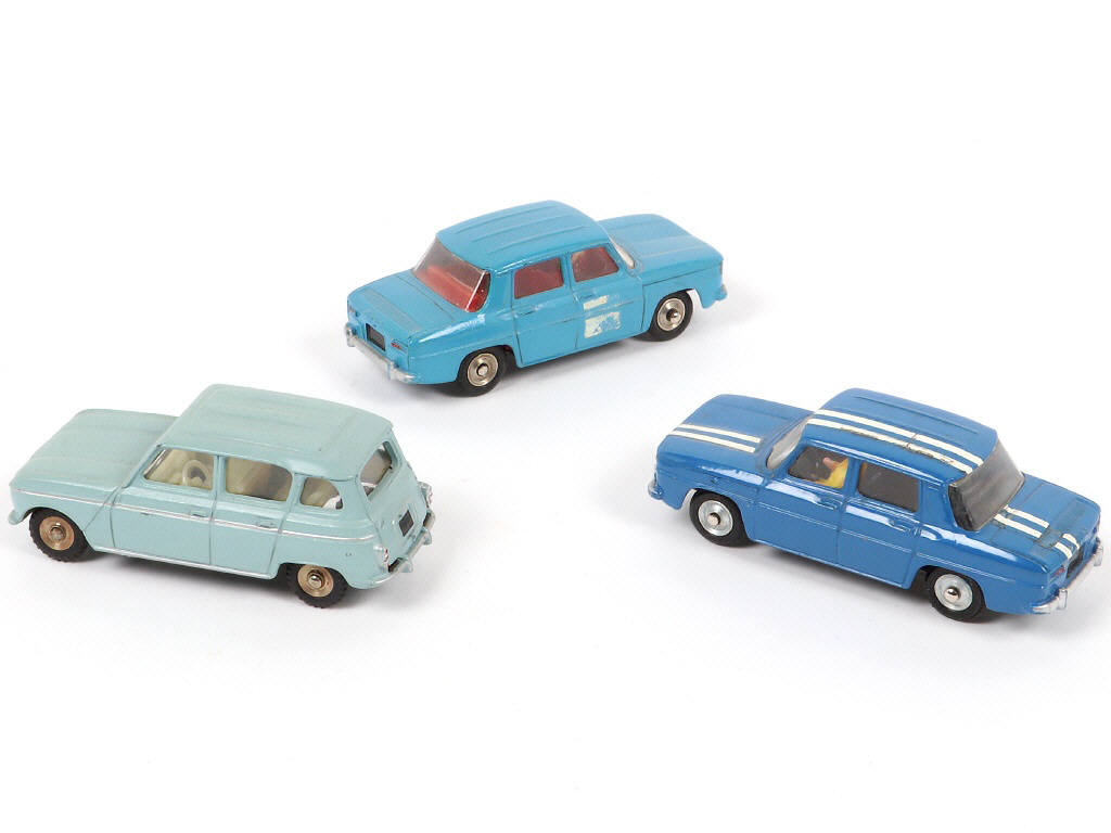 Lot 286 - DINKY TOYS (FRANCE) (3)