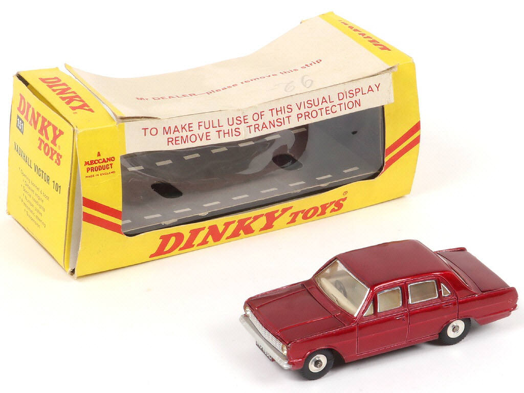 Lot 295 - DINKY TOYS (GB) (1)