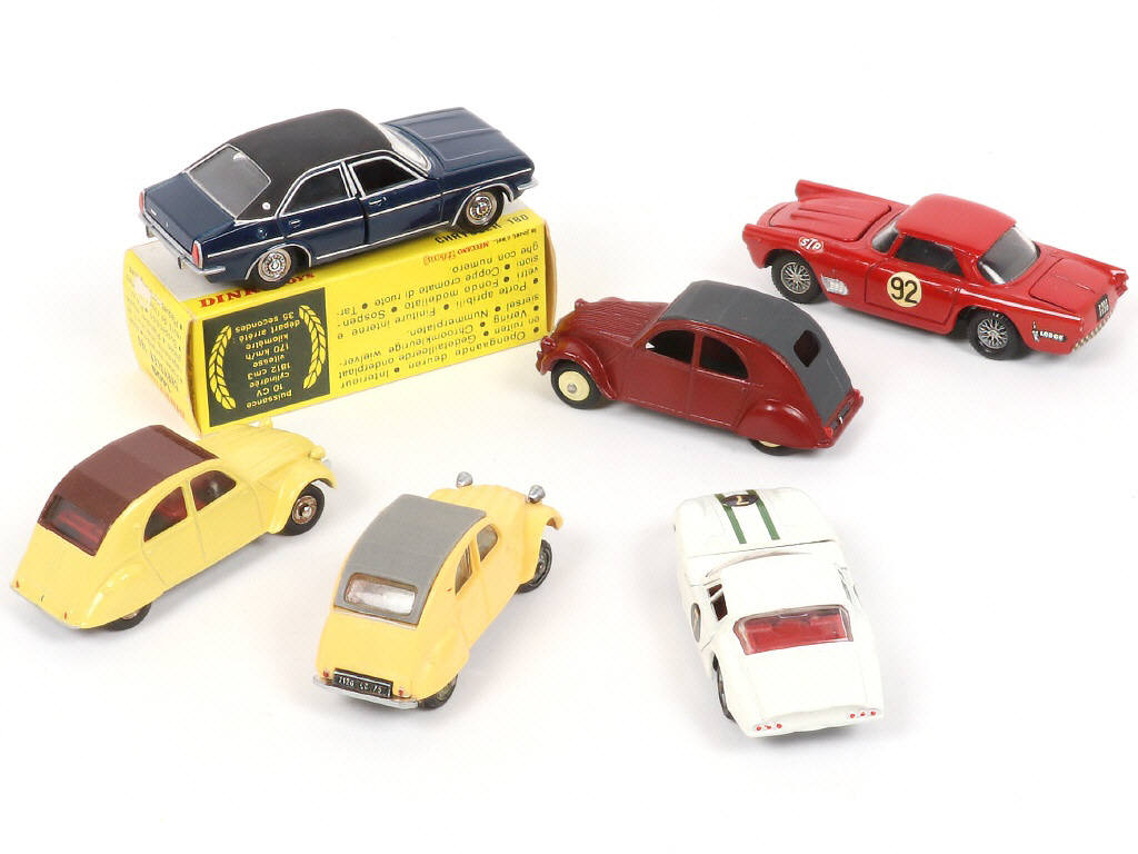 Lot 75 - DIVERS (6)