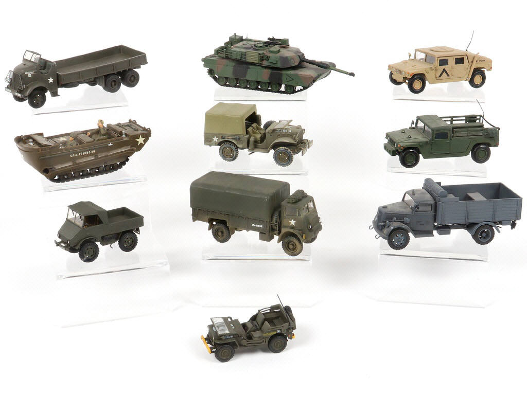 Lot 65 - DIVERS (10)