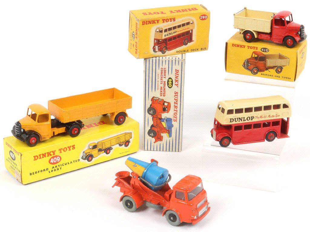 Lot 343 - DINKY TOYS (GB) (4)