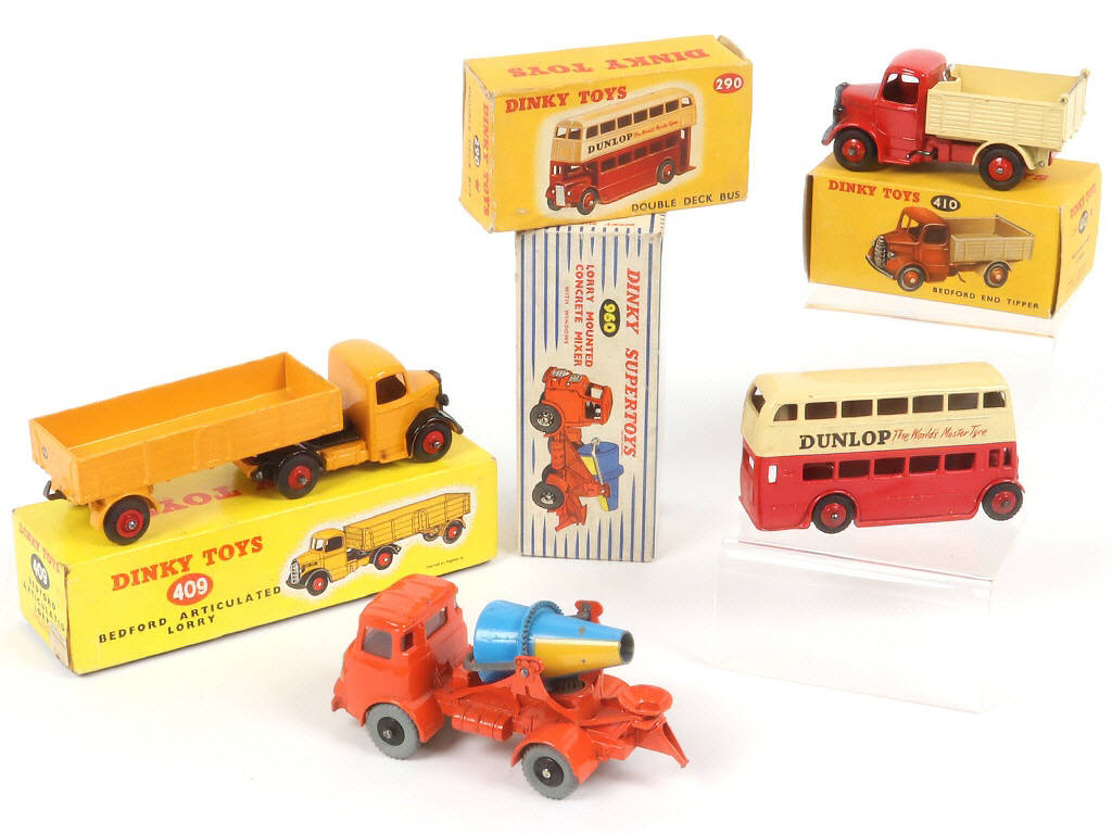 Lot 343 - DINKY TOYS (GB) (4)
