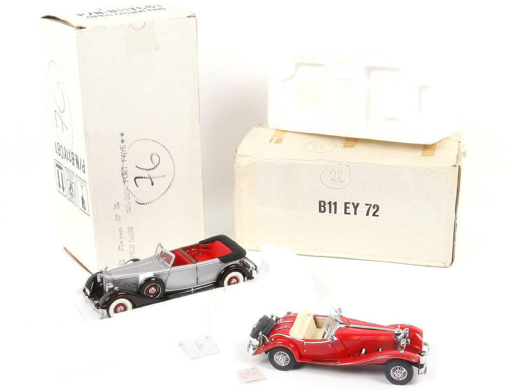 Lot 27 - FRANKLIN MINT (USA) (2)