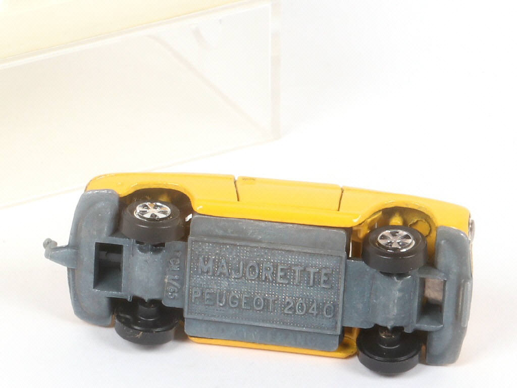 Lot 263 - MAJORETTE (FRANCE) (1)
