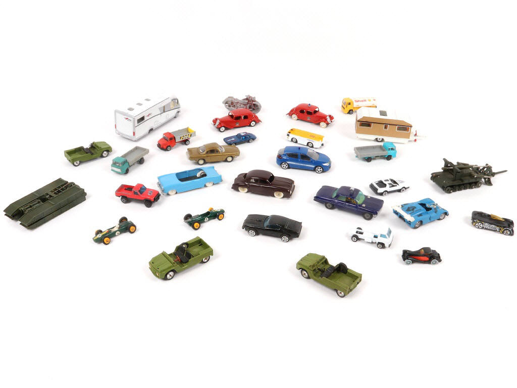 Lot 82 - DIVERS (30)