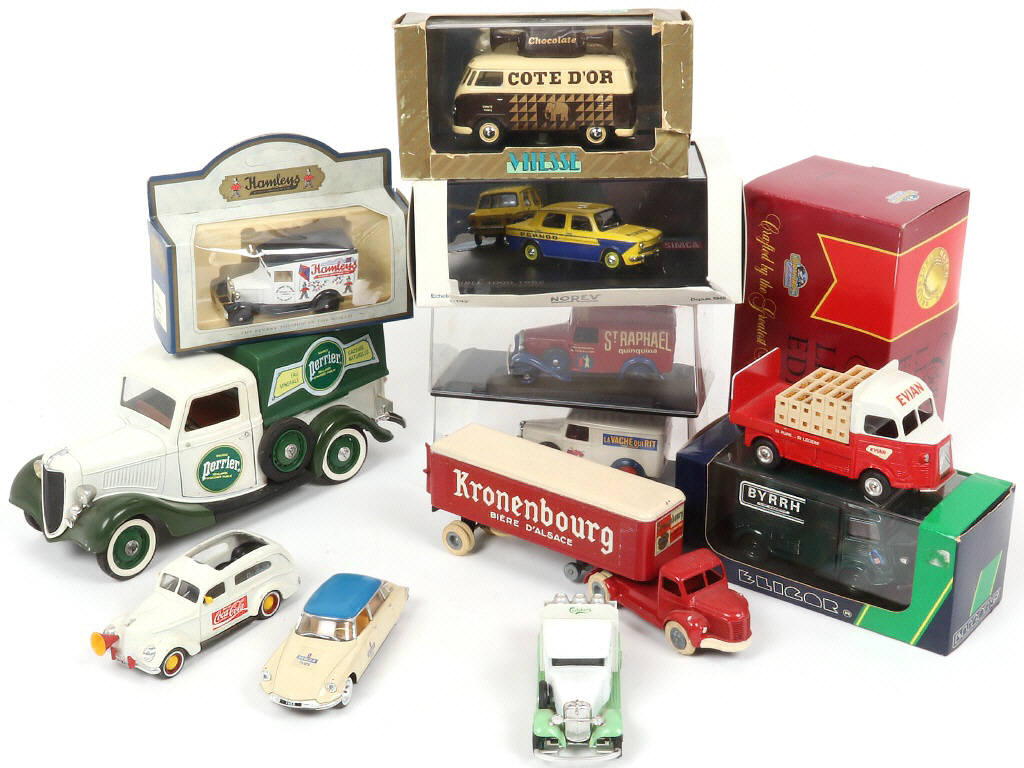 Lot 77 - DIVERS (13)