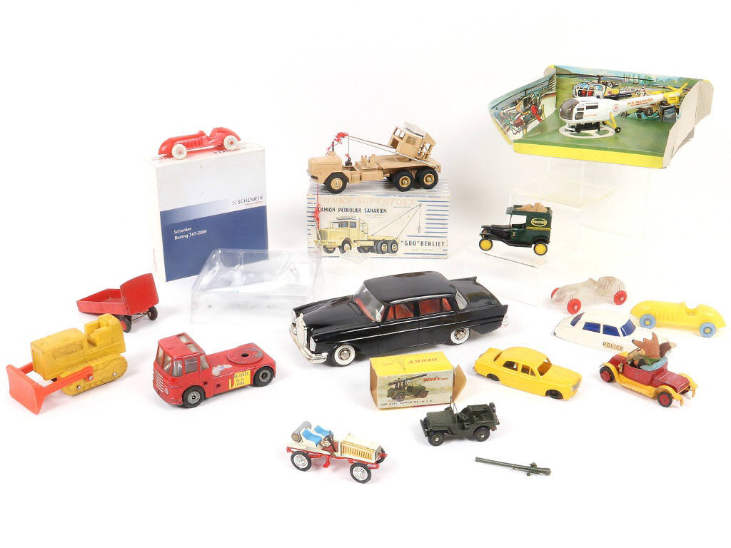 Lot 86 - DIVERS (15)