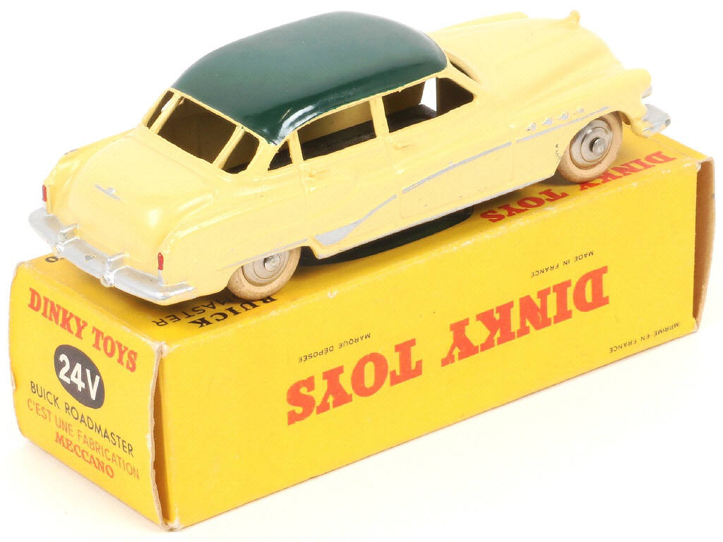 Lot 255 - DINKY TOYS (FRANCE) (1)