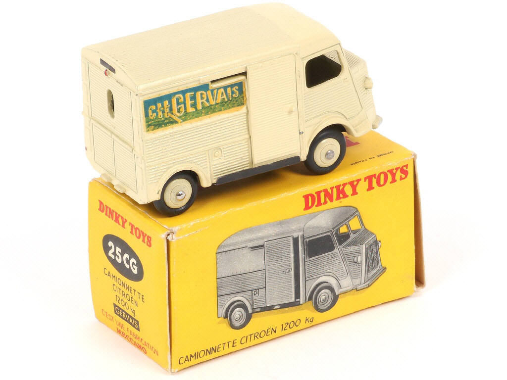 Lot 270 - DINKY TOYS (FRANCE) (1)
