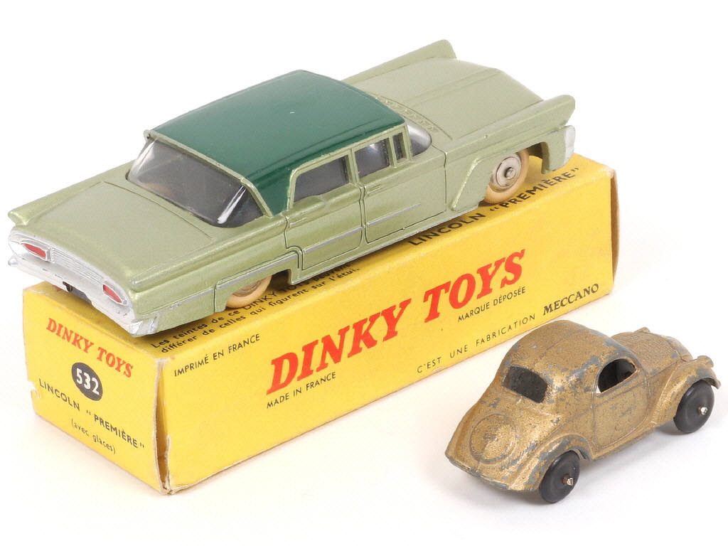 Lot 284 - DINKY TOYS (FRANCE) (2)