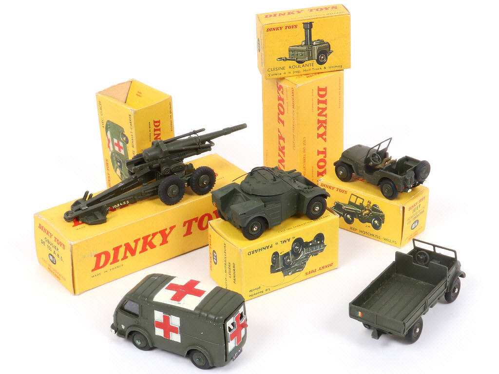 Lot 302 - DINKY TOYS (FRANCE) (6)