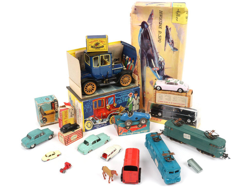 Lot 85 - DIVERS (14)