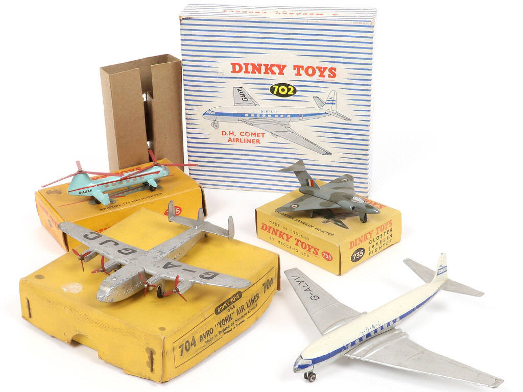 Lot 234 - DINKY TOYS (GB) (4)