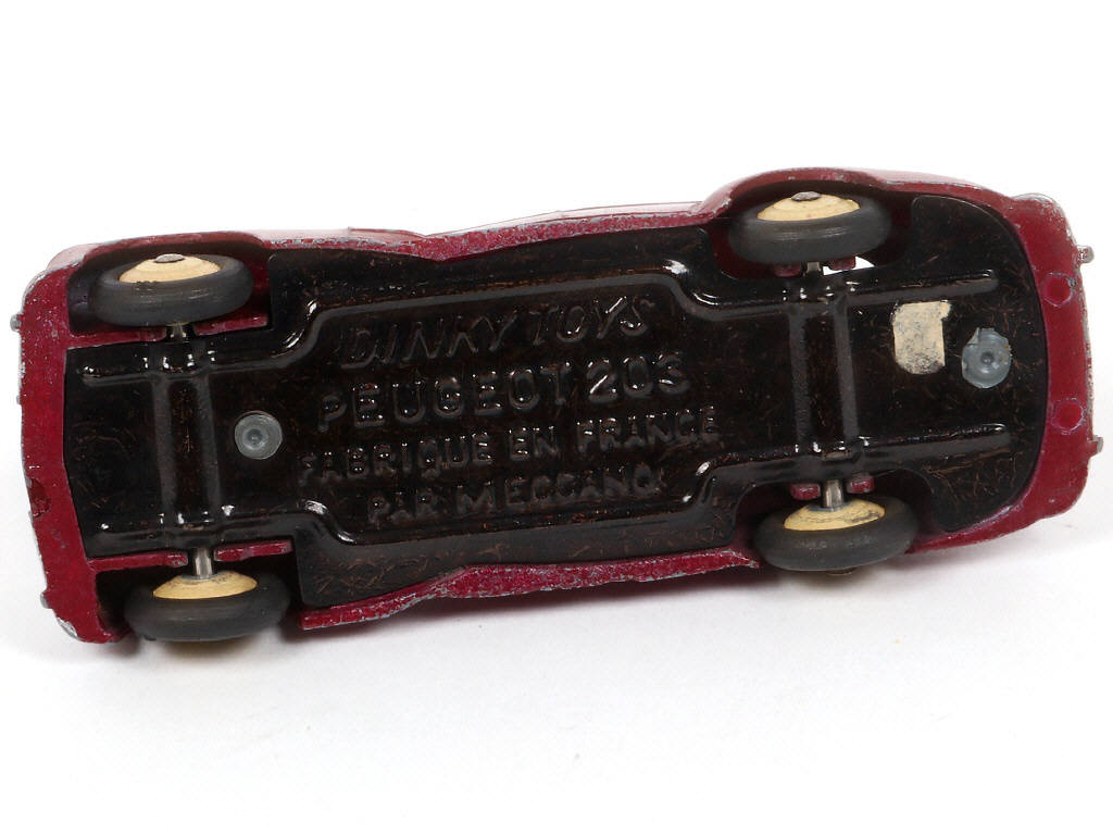 Lot 244 - DINKY TOYS (FRANCE) (1)