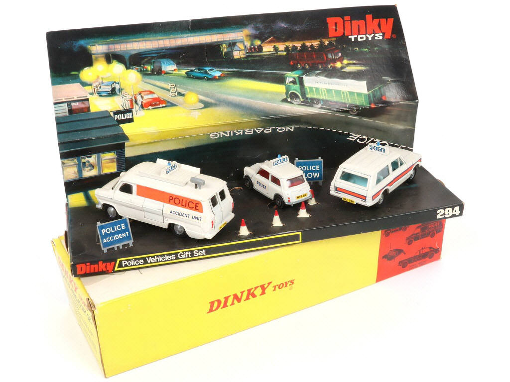 Lot 224 - DINKY TOYS (GB) (1)