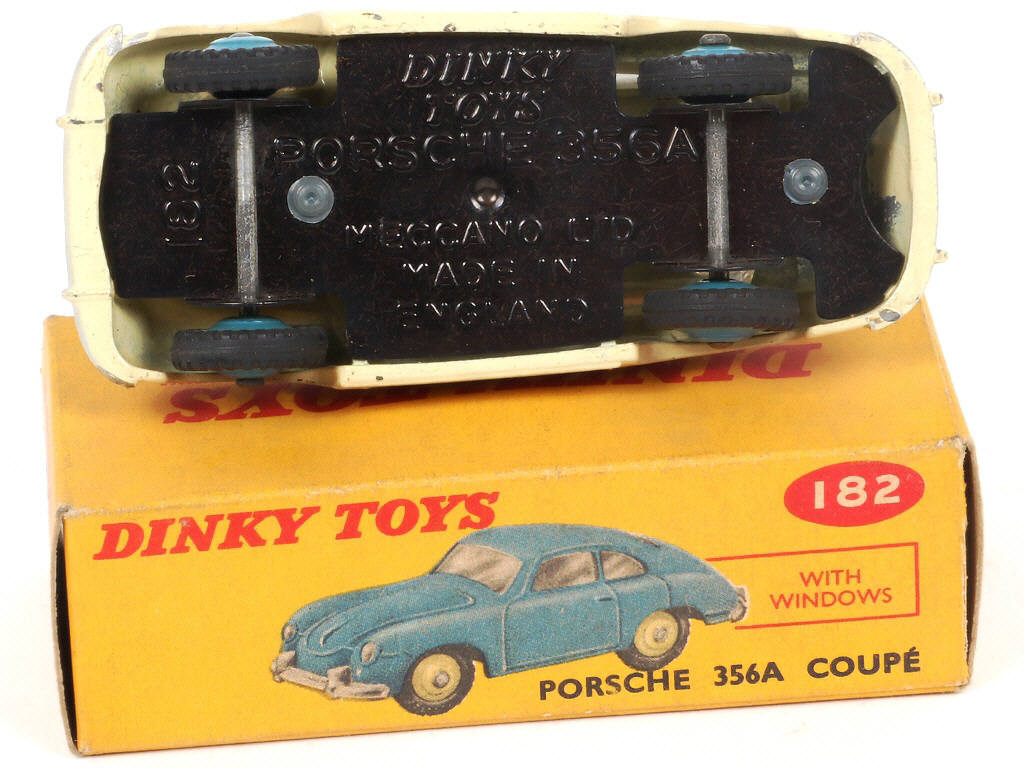Lot 216 - DINKY TOYS (GB) (1)