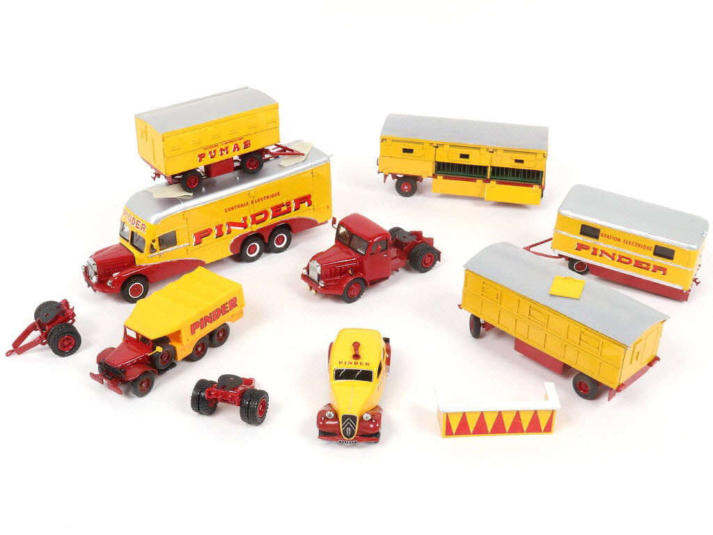 Lot 71 - DIVERS (11)
