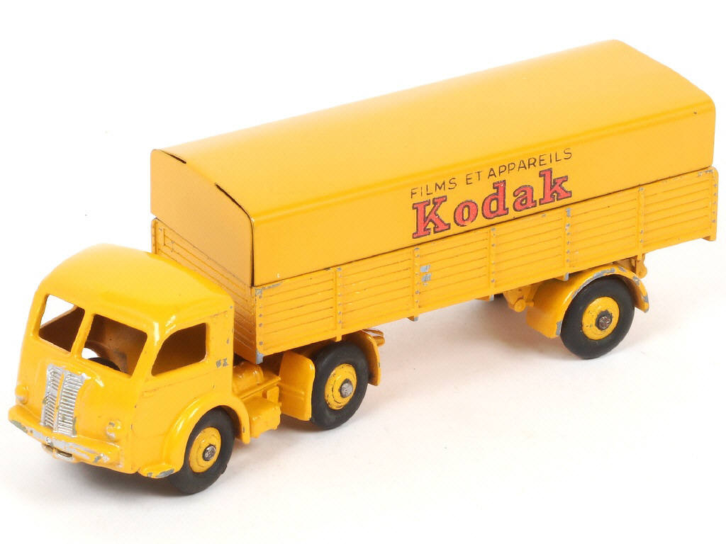 Lot 268 - DINKY TOYS (FRANCE) (1)