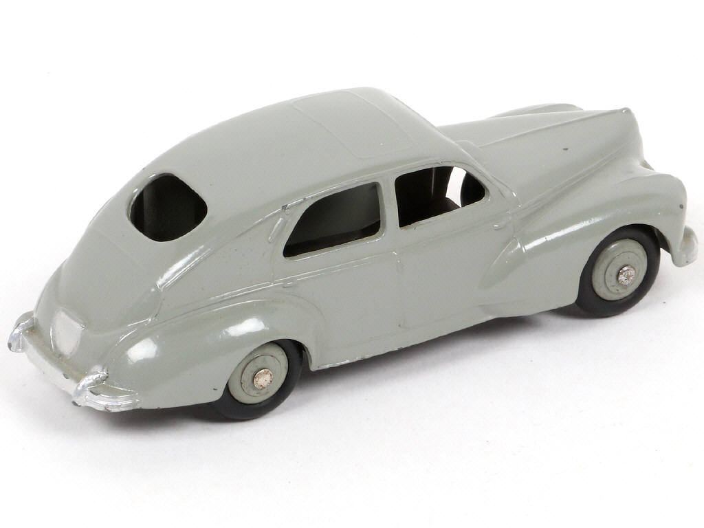 Lot 243 - DINKY TOYS (FRANCE) (1)