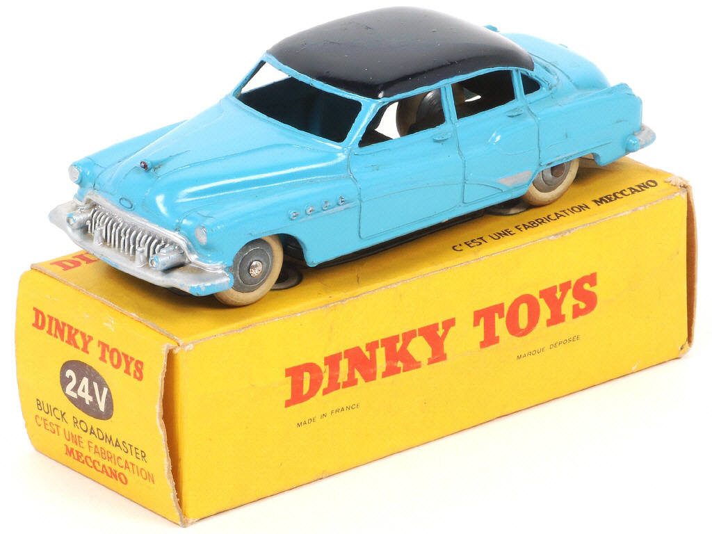 Lot 253 - DINKY TOYS (FRANCE) (1)