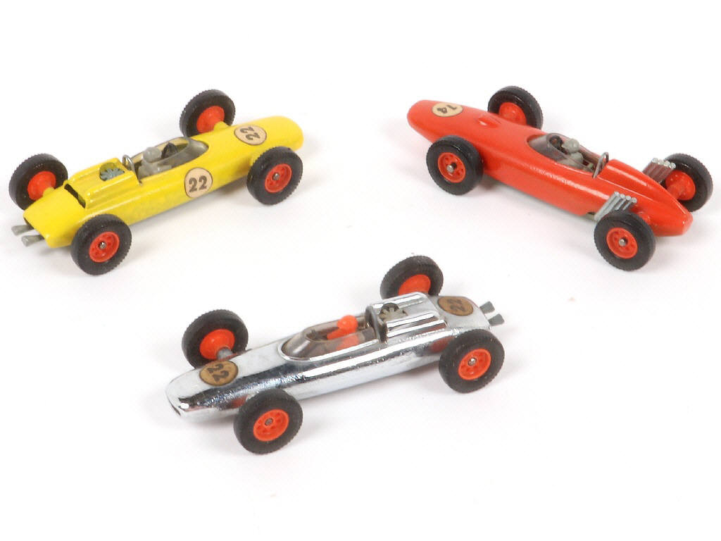 Lot 215 - MAJORETTE (FRANCE) (3)