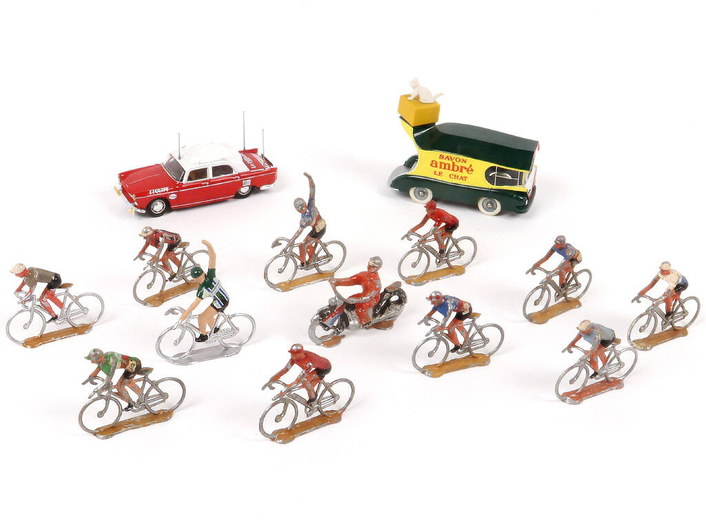 Lot 63 - DIVERS (14)