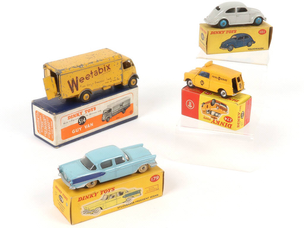 Lot 351 - DINKY TOYS (GB) (4)