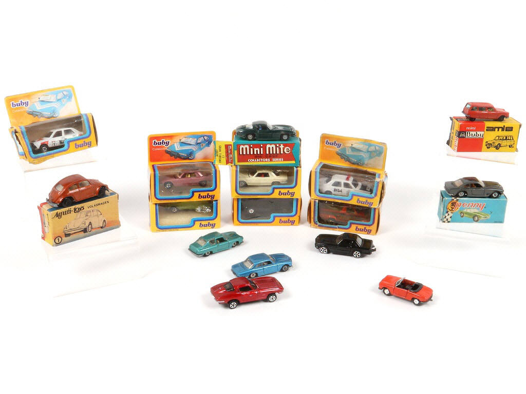 Lot 66 - DIVERS (16)