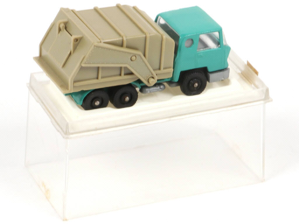 Lot 169 - MAJORETTE (FRANCE) (1)