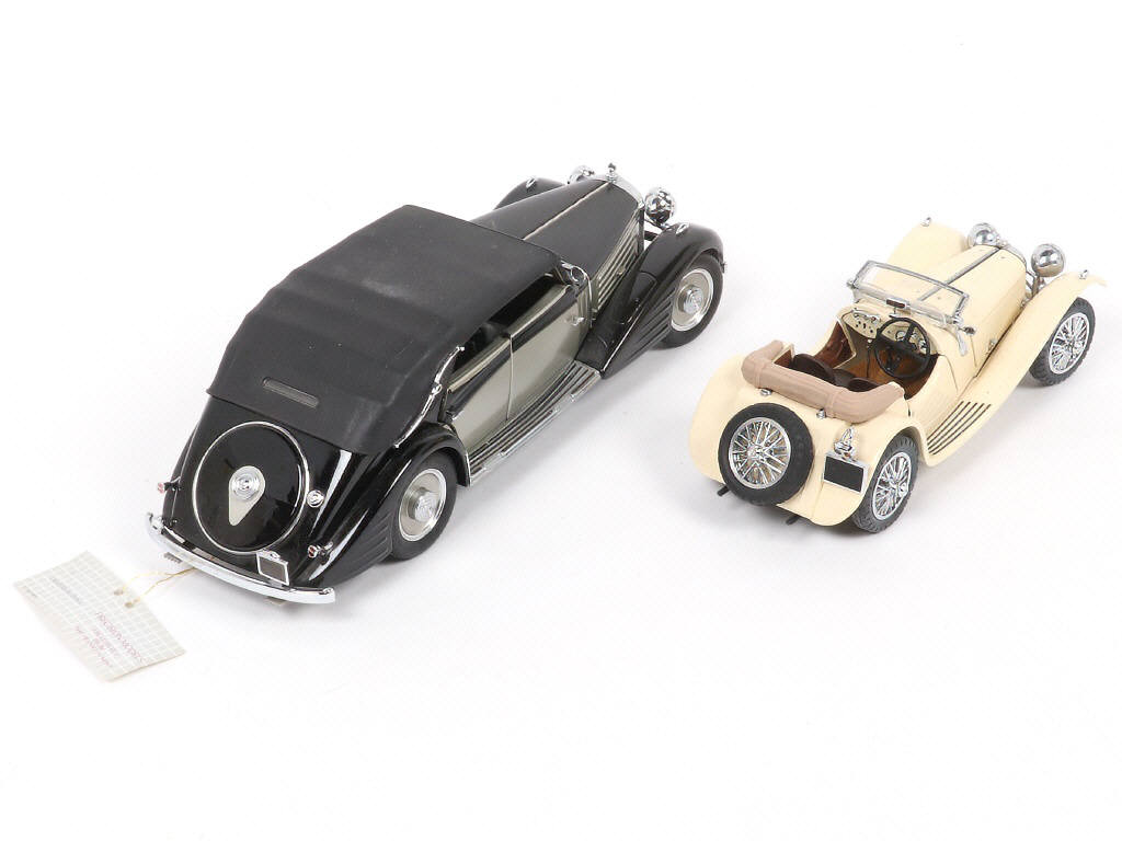 Lot 43 - FRANKLIN MINT (USA) (2)