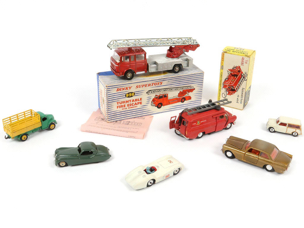 Lot 262 - DINKY TOYS (GB) (7)