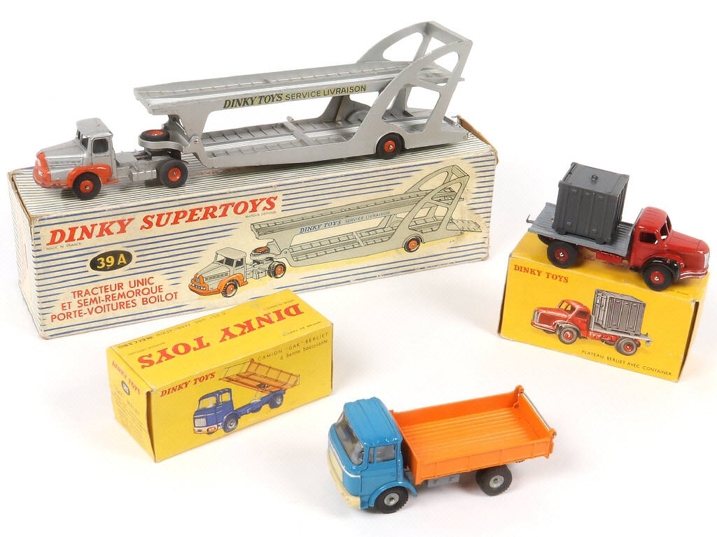 Lot 290 - DINKY TOYS (FRANCE) (3)