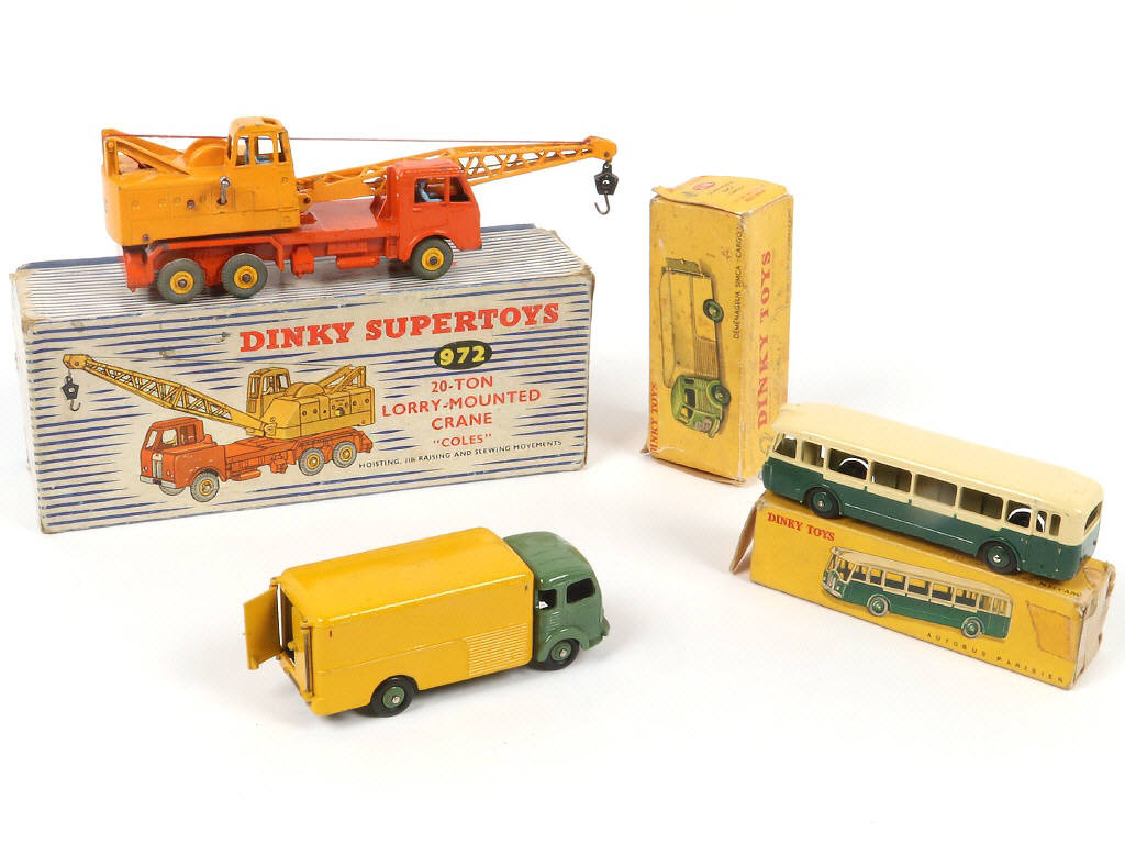 Lot 294 - DINKY TOYS (3)