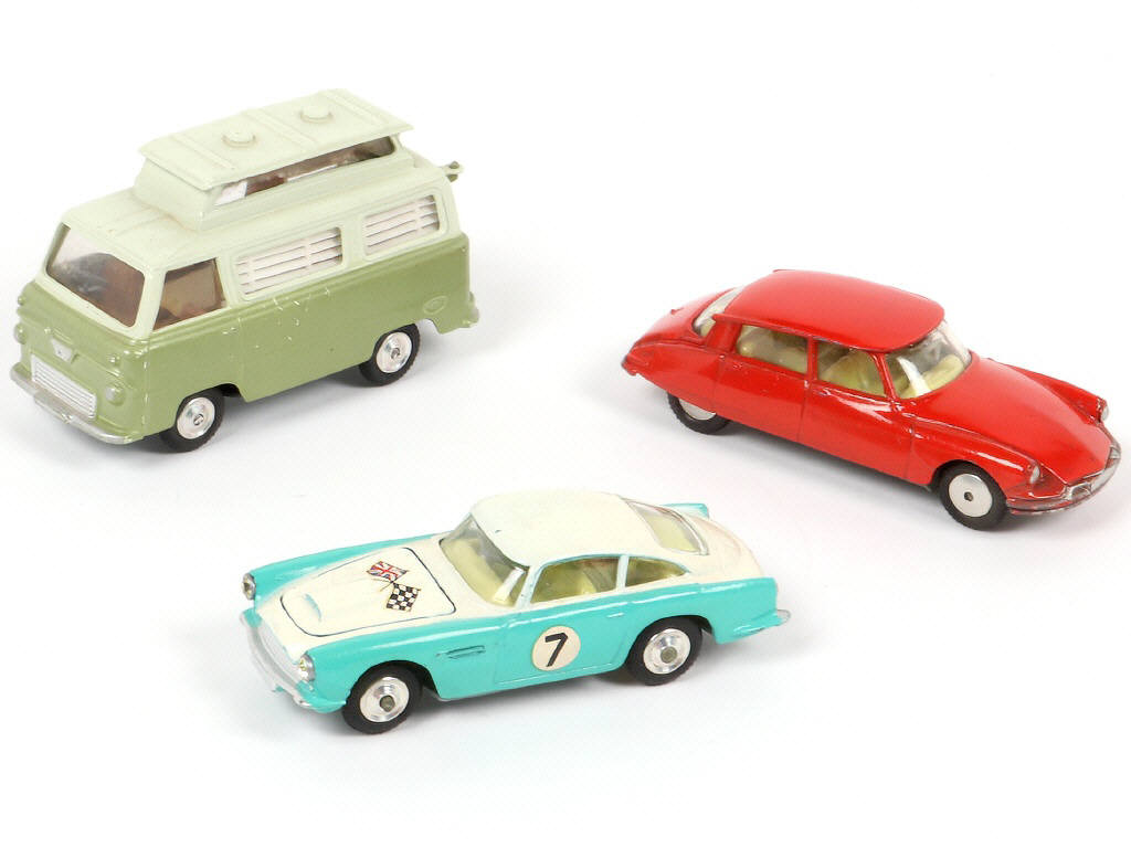 Lot 140 - CORGI TOYS (GB) (3)