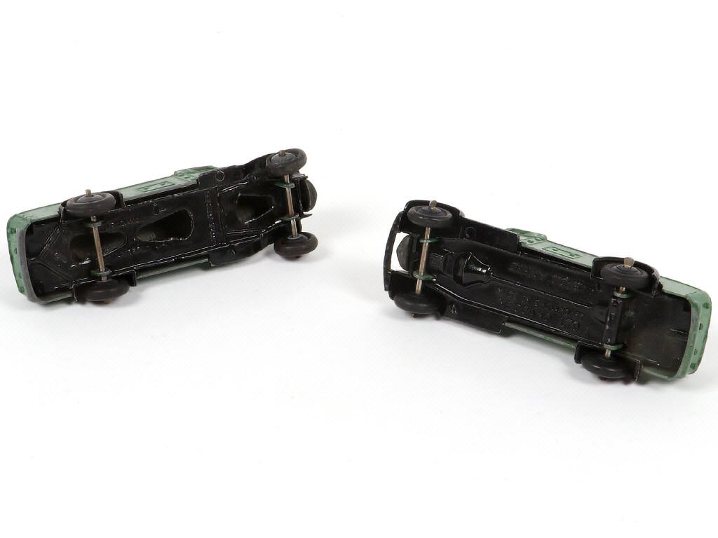 Lot 256 - DINKY TOYS (GB) (2)