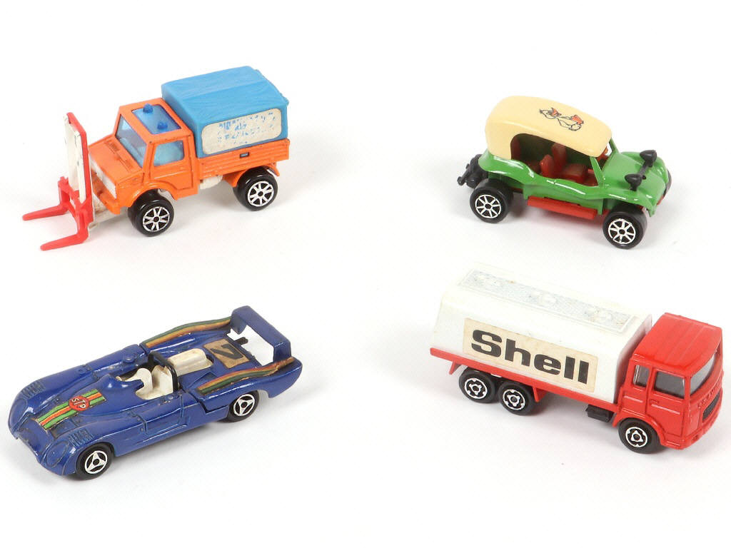 Lot 225 - MAJORETTE (FRANCE) (4)