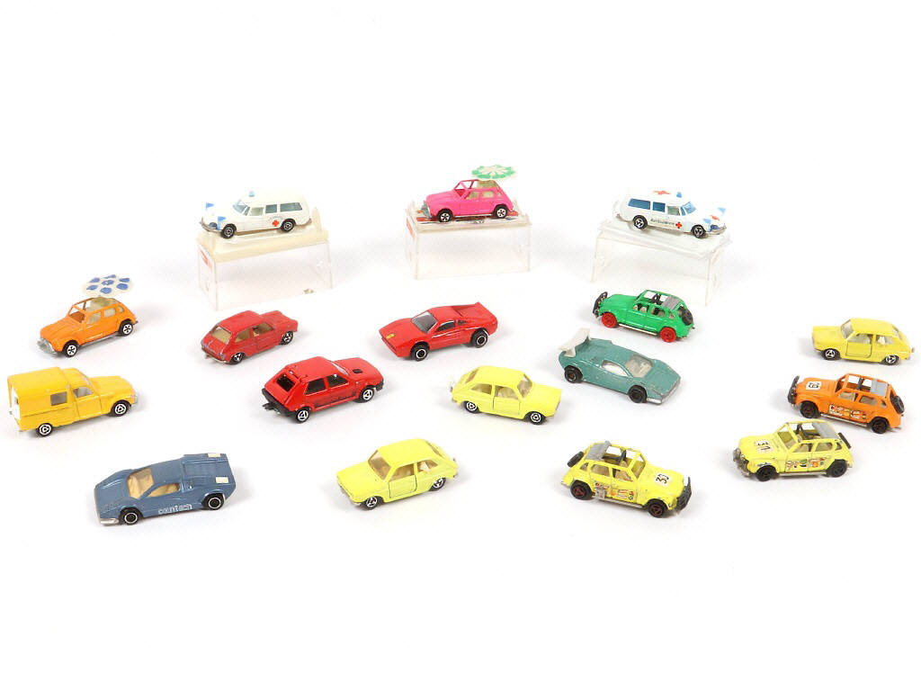 Lot 238 - MAJORETTE (FRANCE) (17)