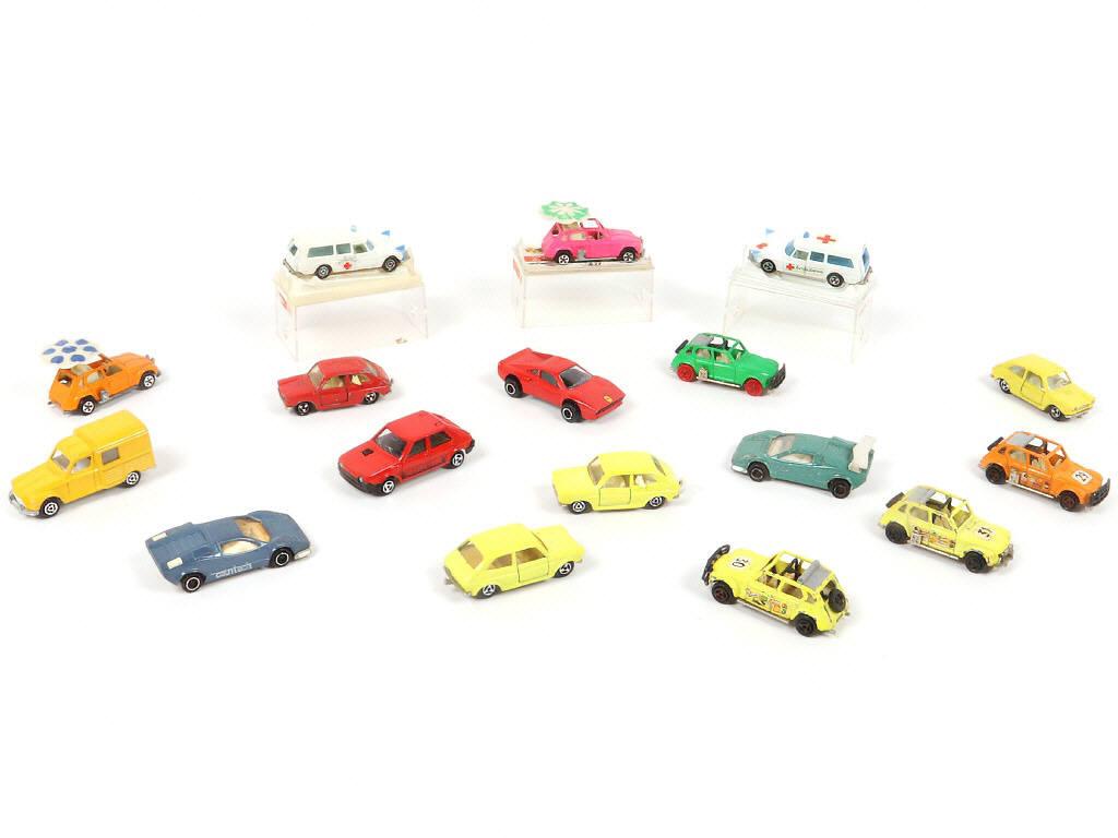 Lot 238 - MAJORETTE (FRANCE) (17)