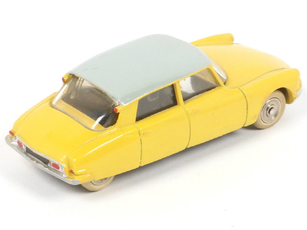 Lot 274 - DINKY TOYS (FRANCE) (1)