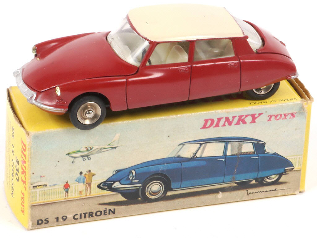 Lot 276 - DINKY TOYS (FRANCE) (1)