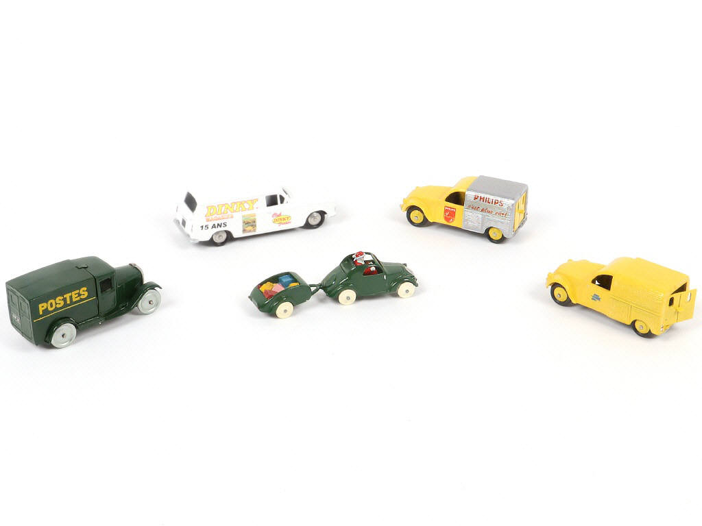 Lot 57 - DIVERS (5)