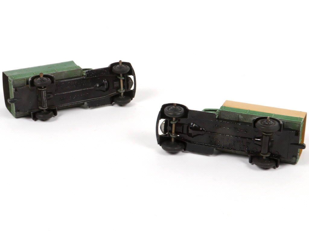 Lot 255 - DINKY TOYS (GB) (2)